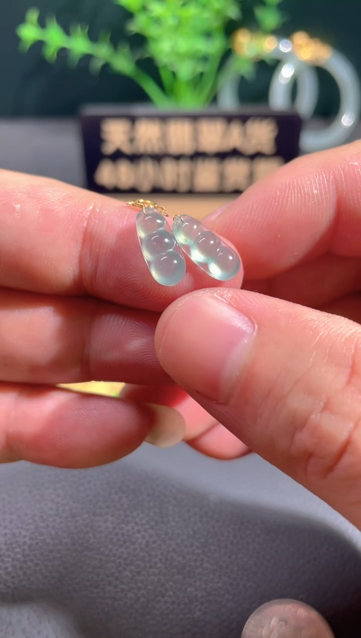 翡翠18K金镶嵌颈饰翡翠