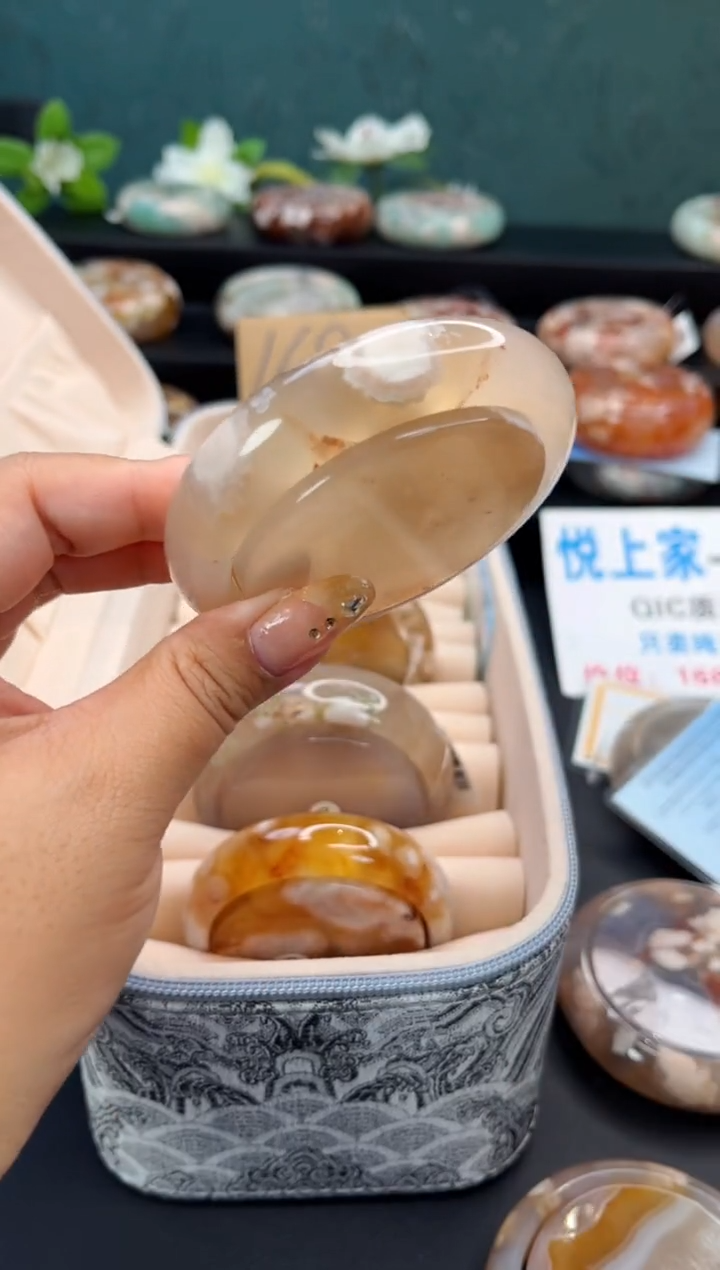 未镶嵌手镯石英质玉（58圈口）赠送镯心
