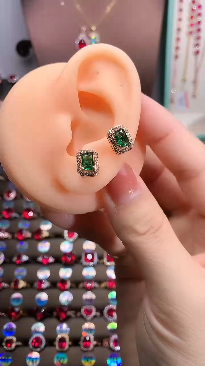 【闪购商品】透辉石耳饰银S925镶嵌玫瑰金4.6