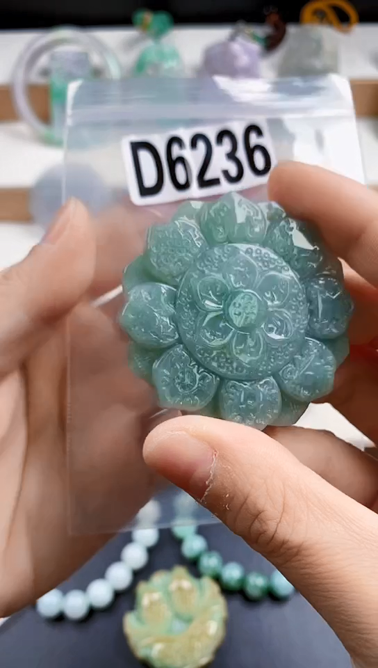 颈饰未镶嵌翡翠天然翡翠吊坠挂件