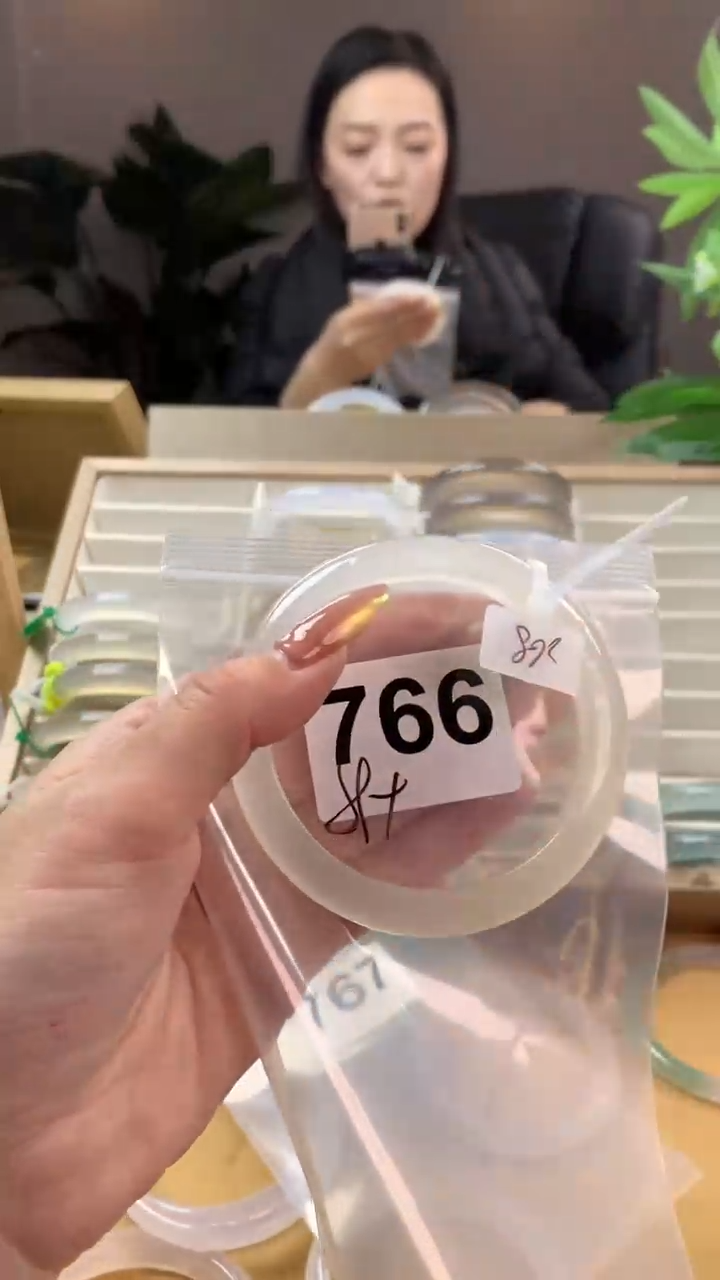 【闪购商品】玛瑙/玉髓手镯未镶嵌766