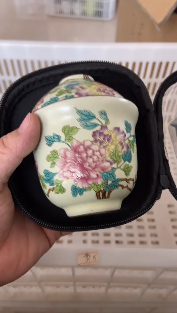 无运费险有瑕疵的摄影的产品有使用过的痕迹有点脏介意勿拍