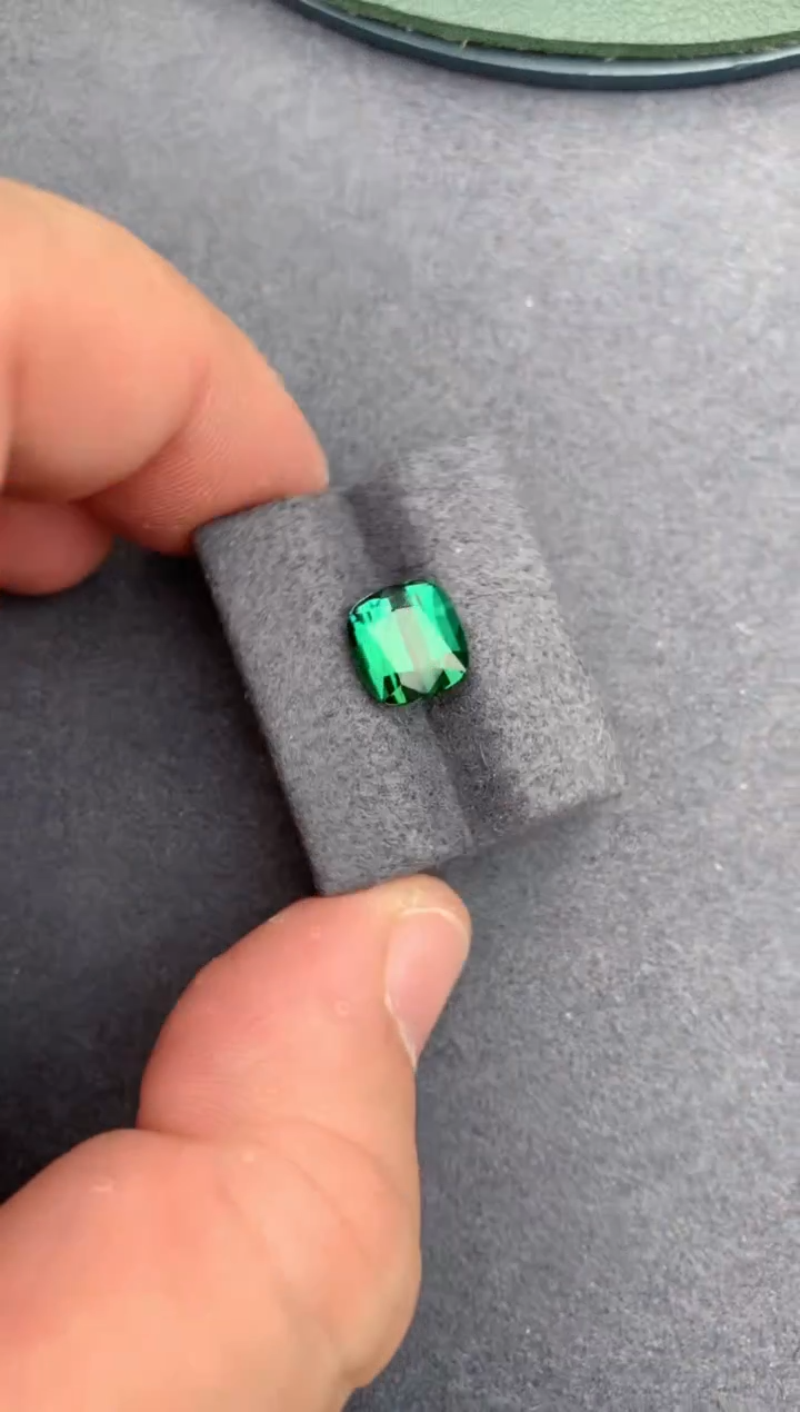 【闪购商品】碧玺裸石未镶嵌3.2ct  绿碧玺