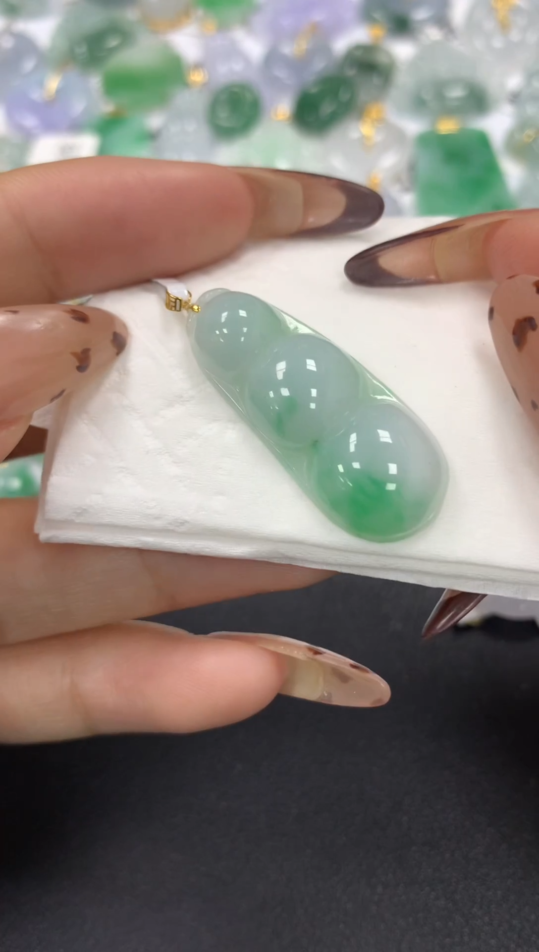 颈饰18K金镶嵌翡翠a货假一赔三支持复检百元上9元证书费自理