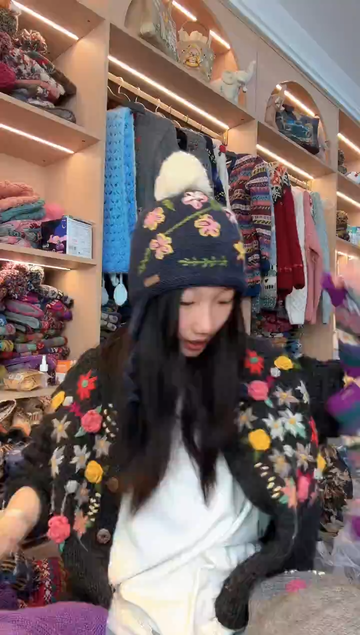 羊毛美利奴藏青色刺绣护耳