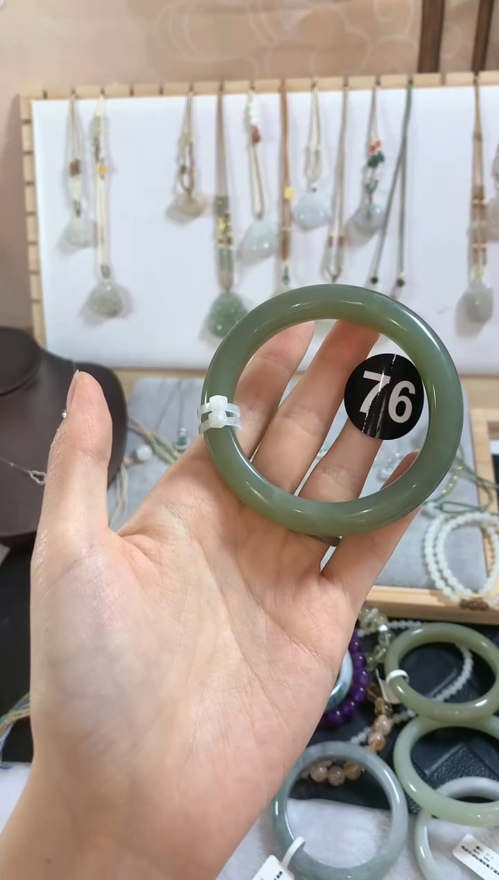 和田玉手镯未镶嵌D**n手镯4