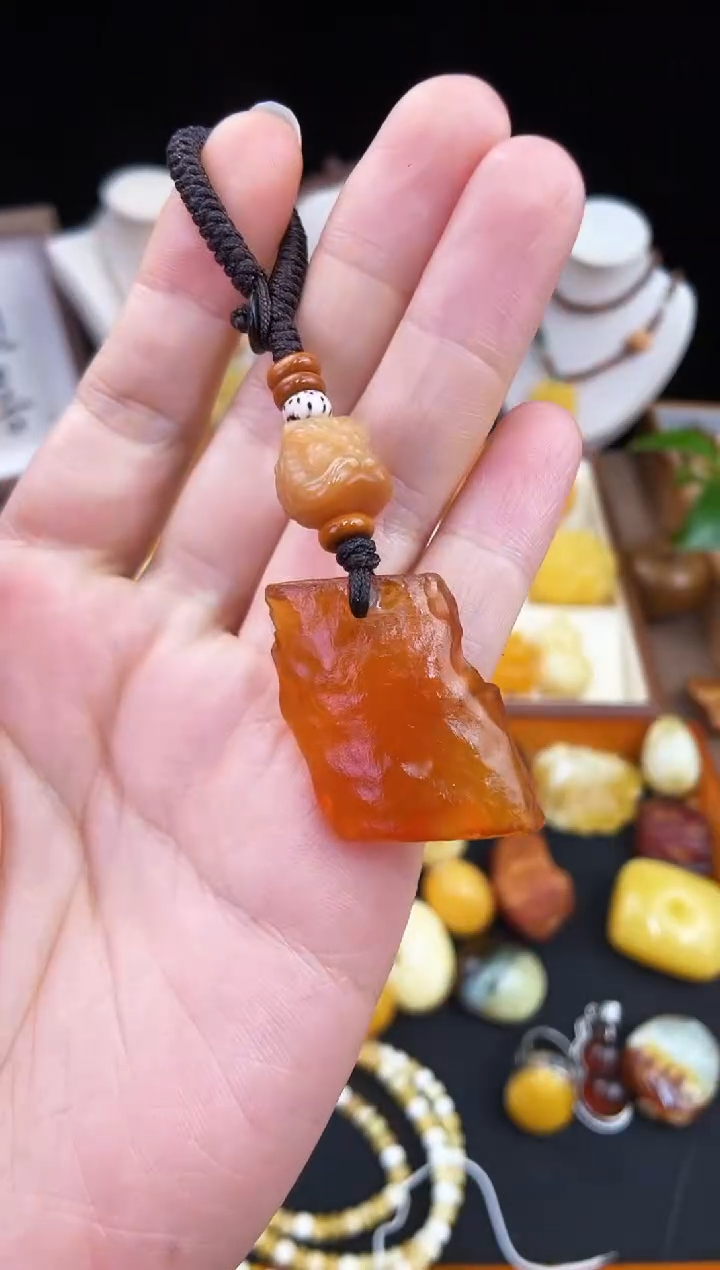 琥珀未镶嵌珠宝奇石柒月