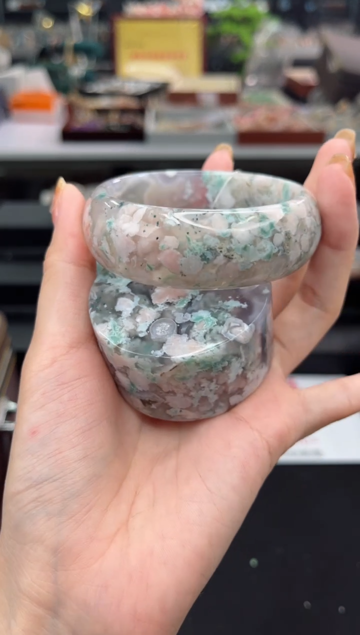 【闪购商品】石英质玉手镯未镶嵌57圈口（赠品镯心）R6975