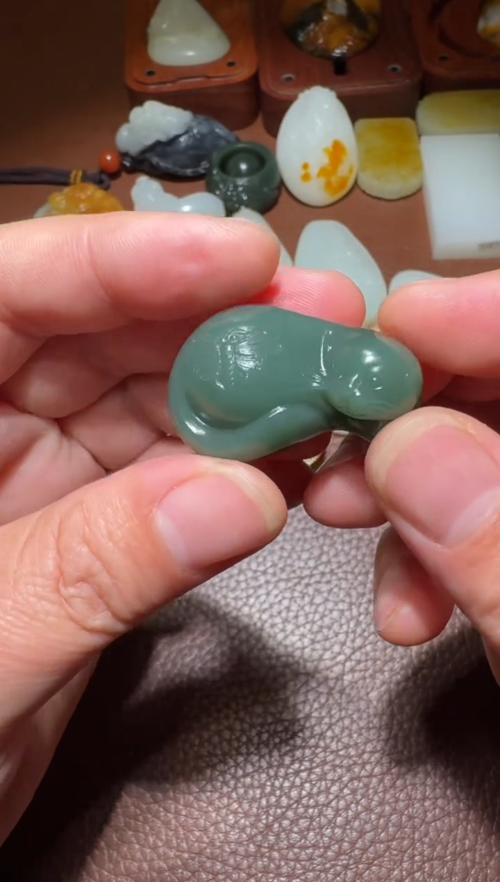 未镶嵌和田玉挂件和田玉