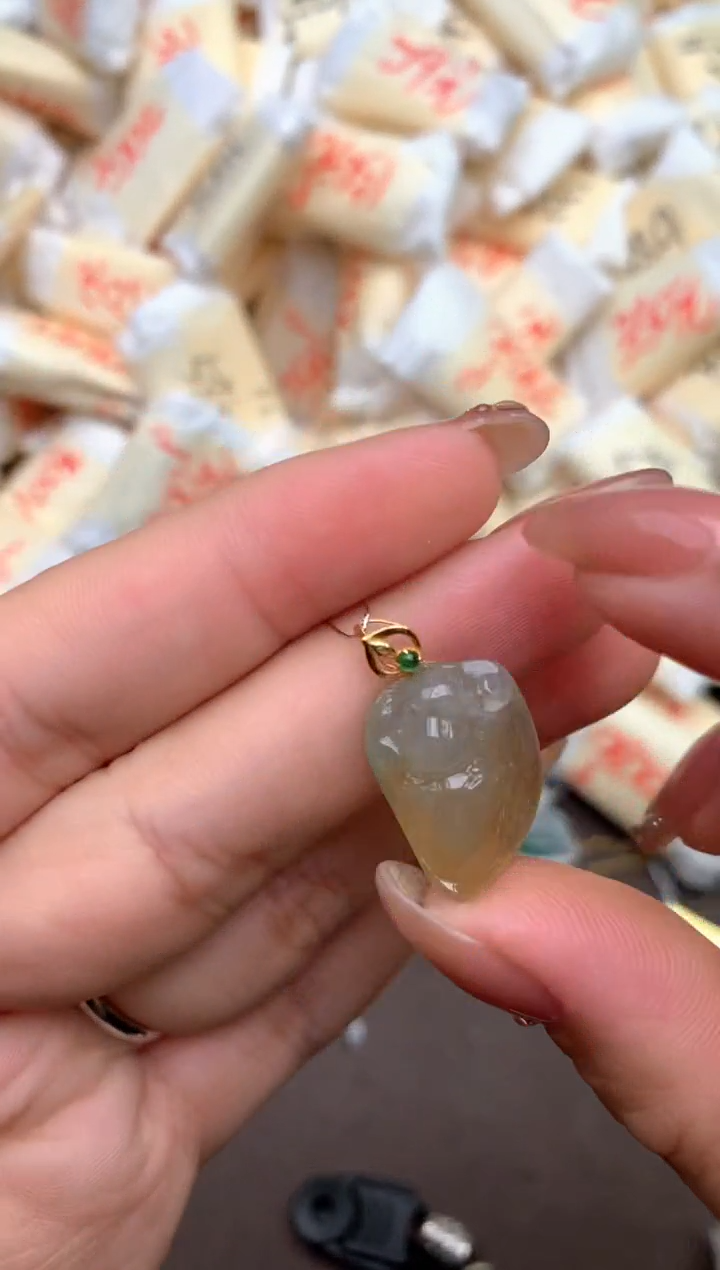 【闪购商品】翡翠挂件18K金镶嵌—