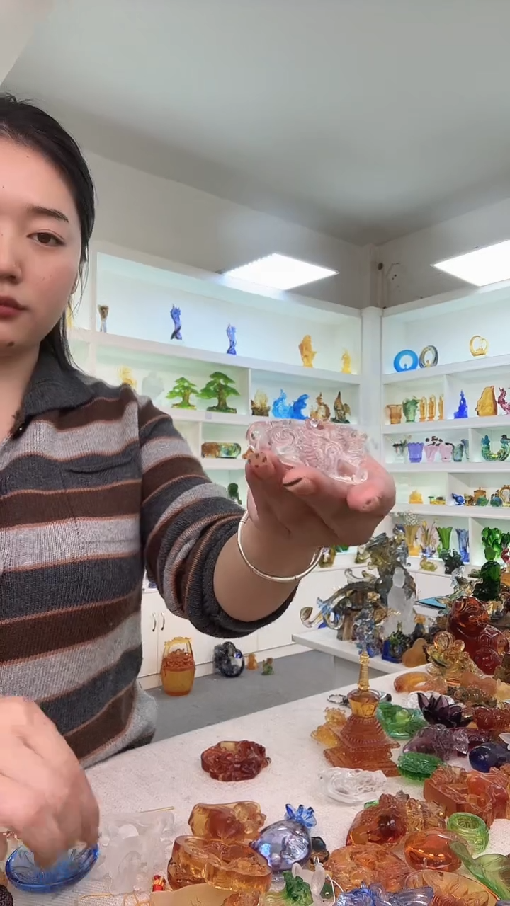 手工艺品琉璃白色貔貅