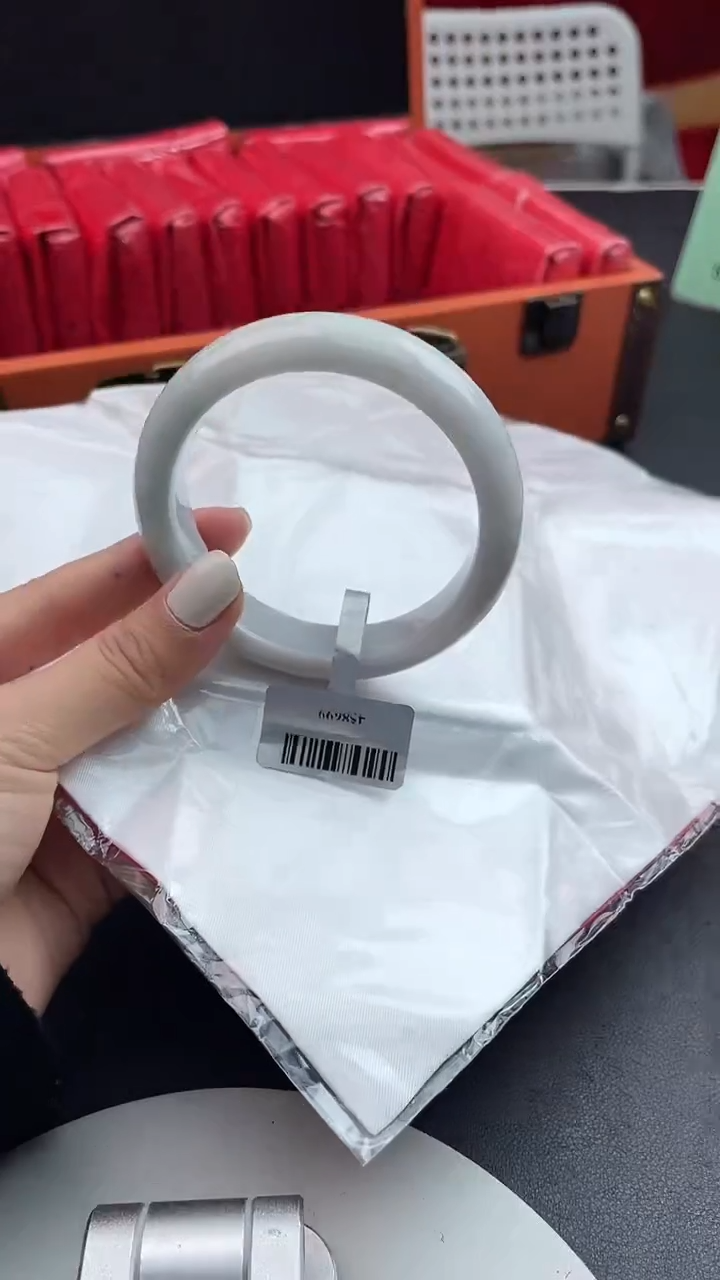 【闪购商品】翡翠手镯未镶嵌12翡翠手镯