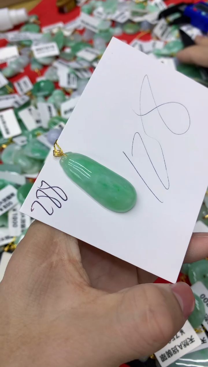 【闪购商品】翡翠颈饰18K金镶嵌1111111111