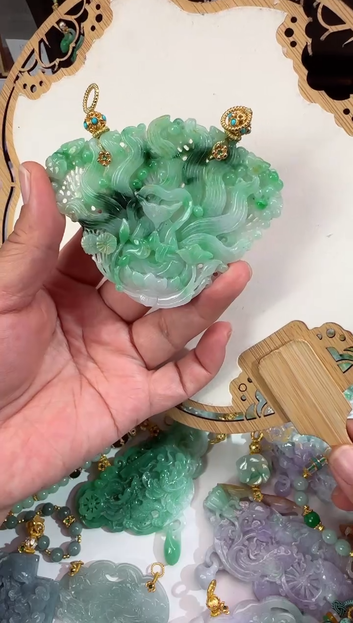 【闪购商品】翡翠颈饰未镶嵌拍照