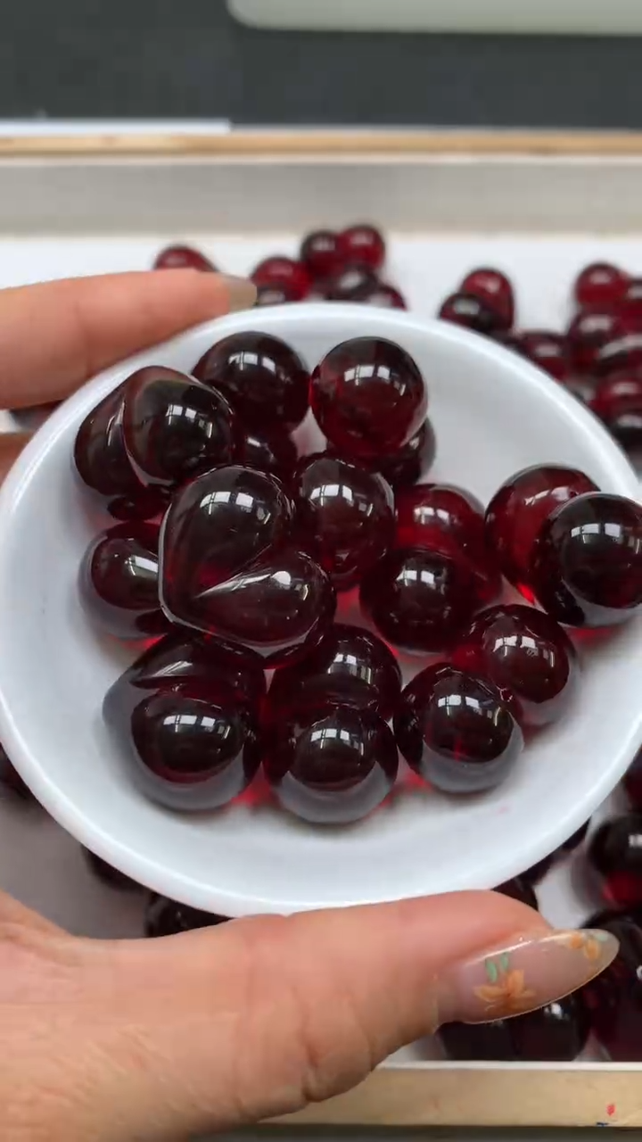 裸石血珀未镶嵌E227 血珀 屁桃26*20*16mm 1个8元