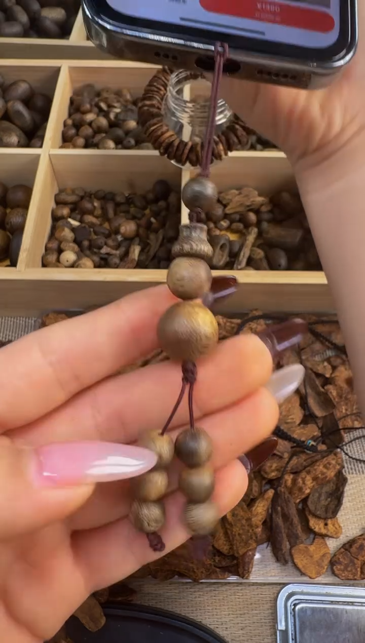 【闪购商品】沉香吊坠海南老白棋小葫芦