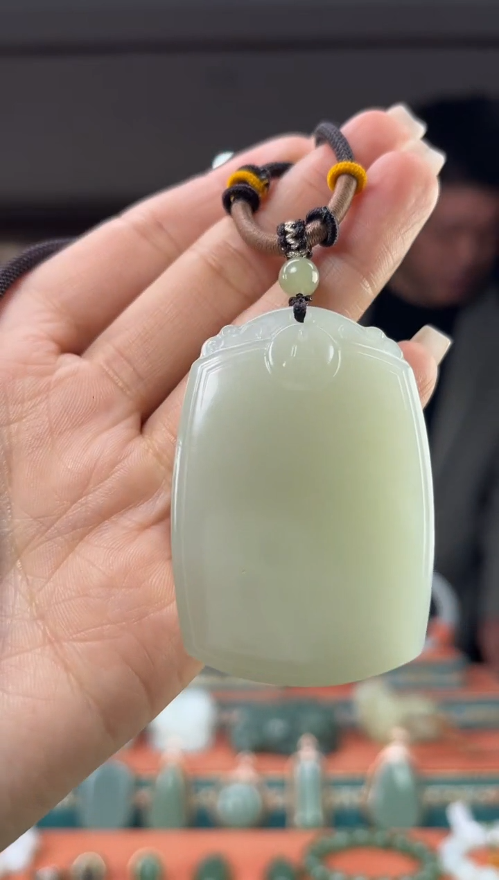 颈饰未镶嵌和田玉佩佩