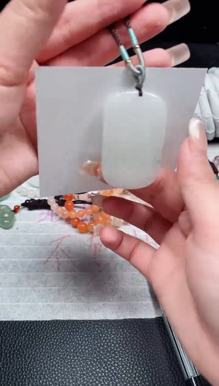 【闪购商品】石英质玉手镯未镶嵌无事牌