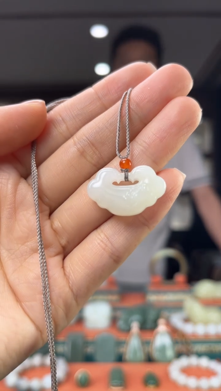 和田玉未镶嵌颈饰1