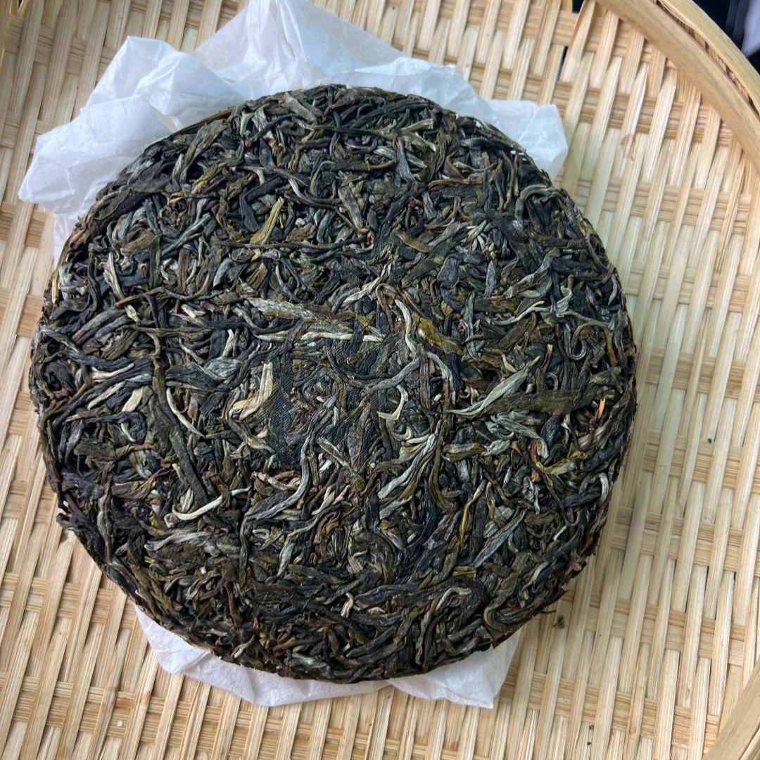 6月12日 200克 25年景迈山 生茶饼茶 T3870