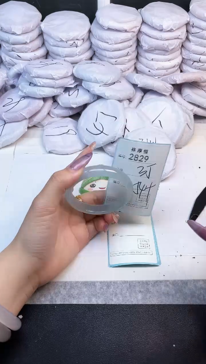 玛瑙/玉髓手镯未镶嵌2829