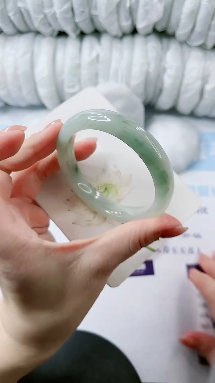 【闪购商品】石英质玉手镯未镶嵌多样性发货V295