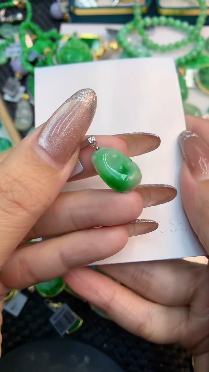 颈饰18K金镶嵌翡翠1