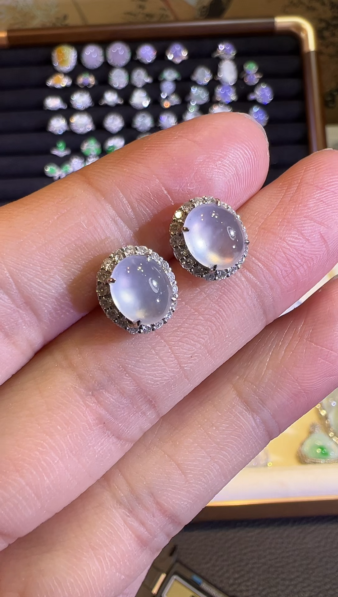 【闪购商品】翡翠耳饰18K金镶嵌玻璃种起光蛋面