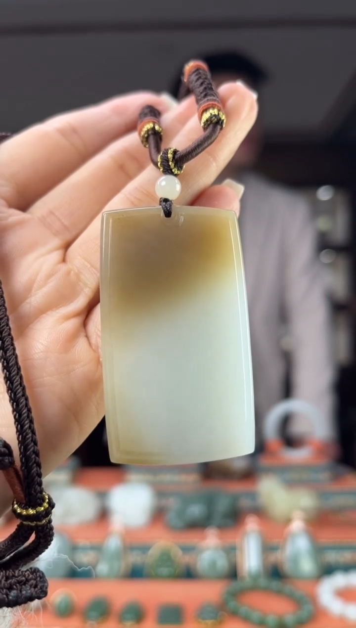 颈饰未镶嵌和田玉佩佩