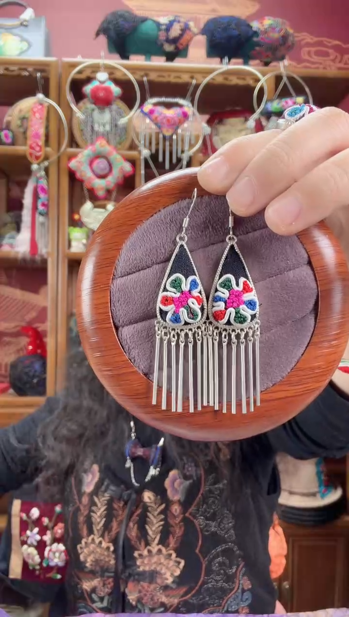 刺绣耳环82甜甜家