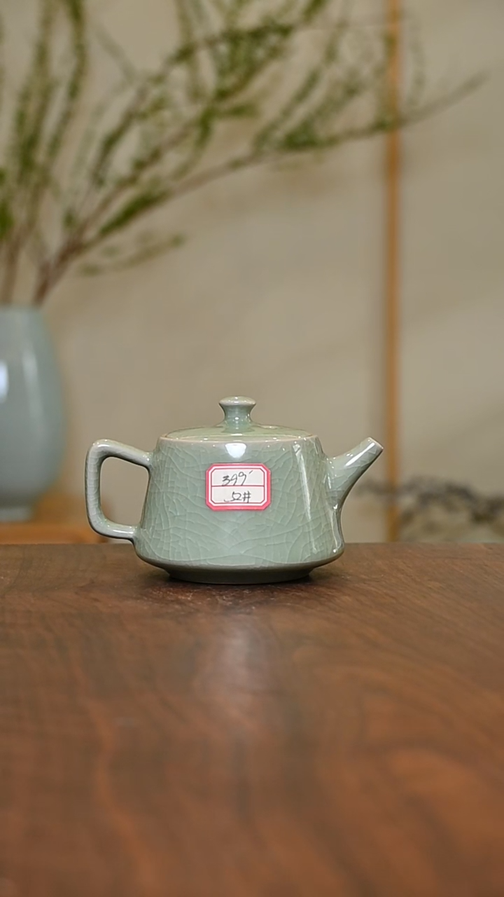 52#井栏壶 豆绿釉 微瑕 朱家汝窑款