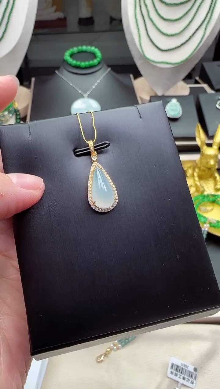 【闪购商品】翡翠吊坠(不含链)18K金镶嵌【海莎一口翠】翡翠挂件1