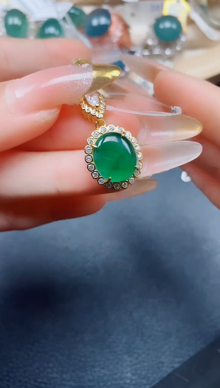 【闪购商品】翡翠吊坠(赠链)银S925镶嵌翡翠