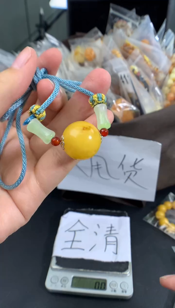 琥珀未镶嵌珠宝奇石1