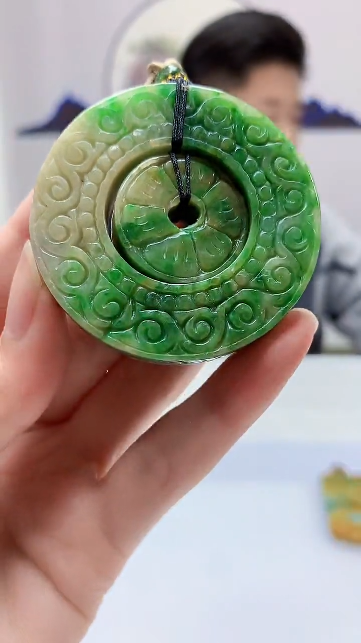 【闪购商品】定制翡翠未镶嵌4917zm-毛货挂件187扣子