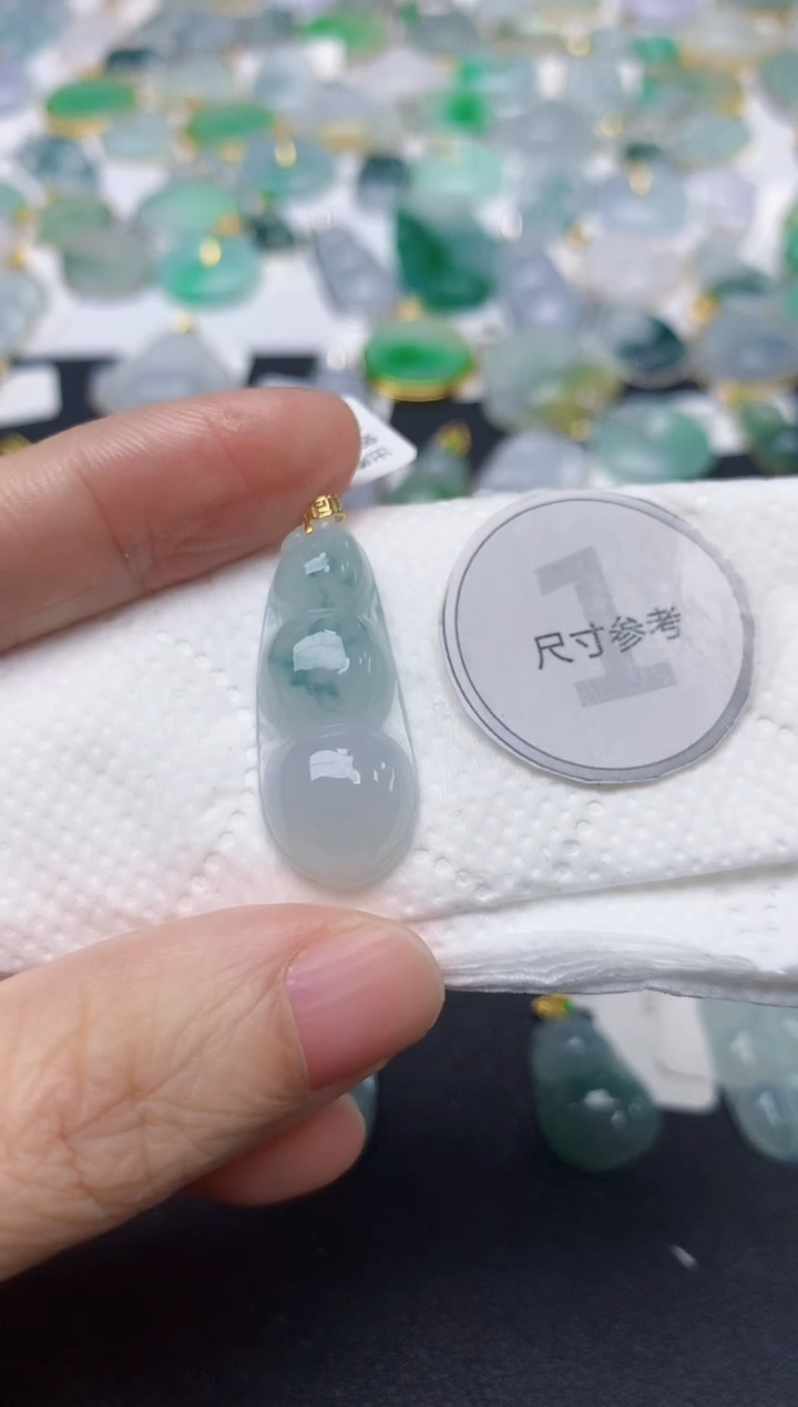 颈饰18K金镶嵌翡翠天然缅甸A货翡翠