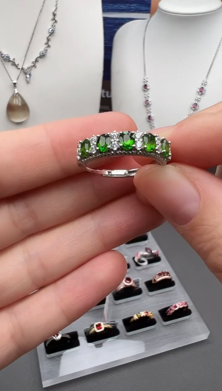 银S925镶嵌透辉石戒指110