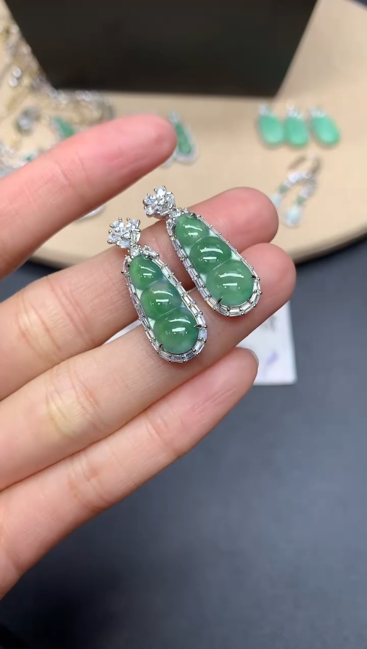 【闪购商品】翡翠吊坠(不含链)银S925镶嵌福豆【多样性发其一】