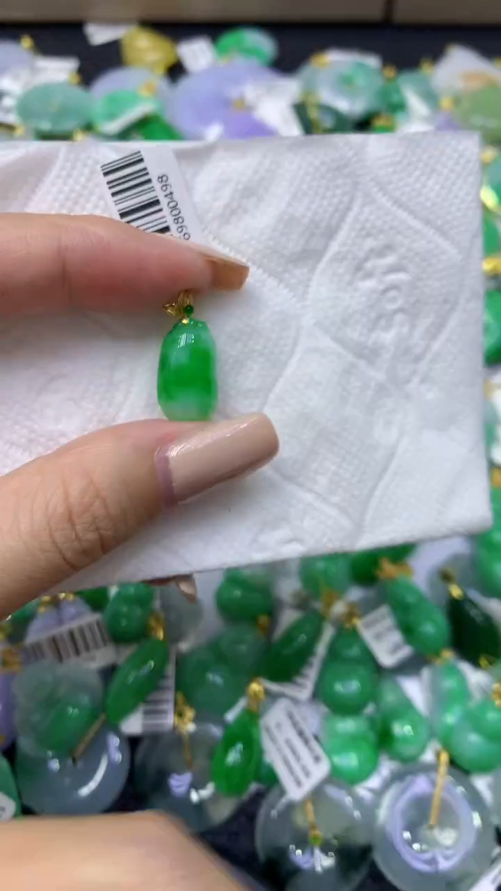 颈饰18K金镶嵌翡翠天然缅甸翡翠A货