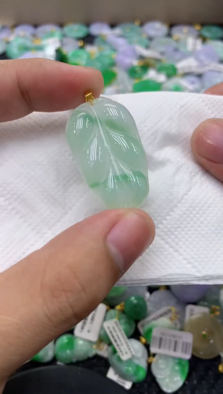 颈饰18K金镶嵌翡翠天然缅甸翡翠A货