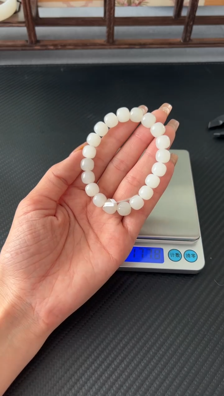 未镶嵌手串和田玉黑山微色差卡10m