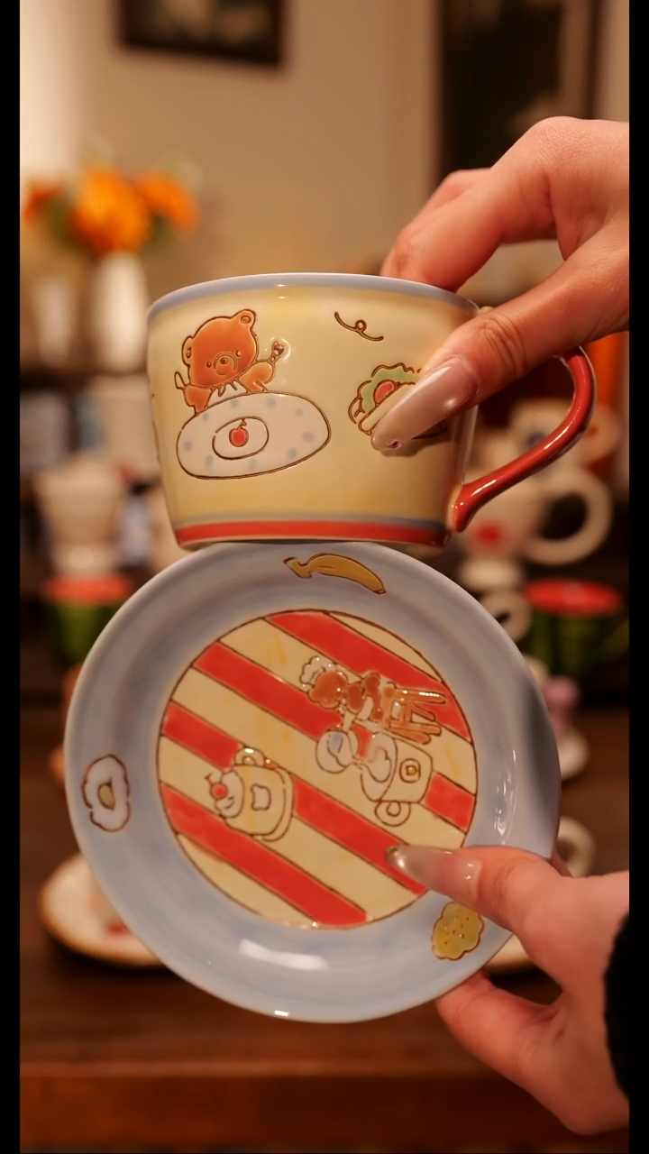 陶便携款面包熊杯碟   手绘釉下彩
