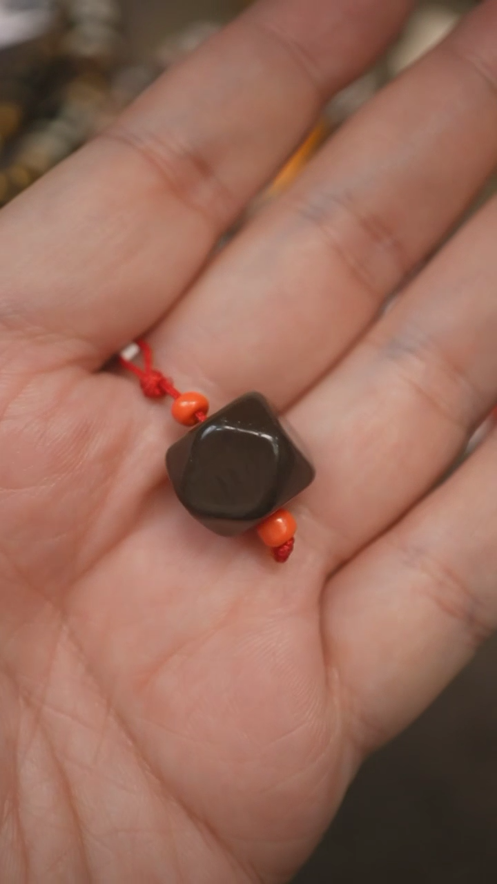 玛瑙/玉髓未镶嵌颈饰蚀花玛瑙珠定制编绳