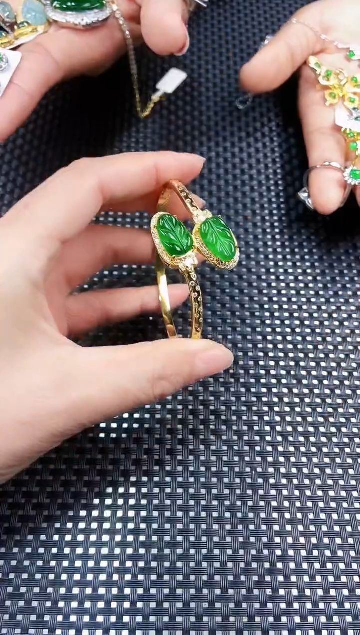 【闪购商品】翡翠手镯未镶嵌111111111