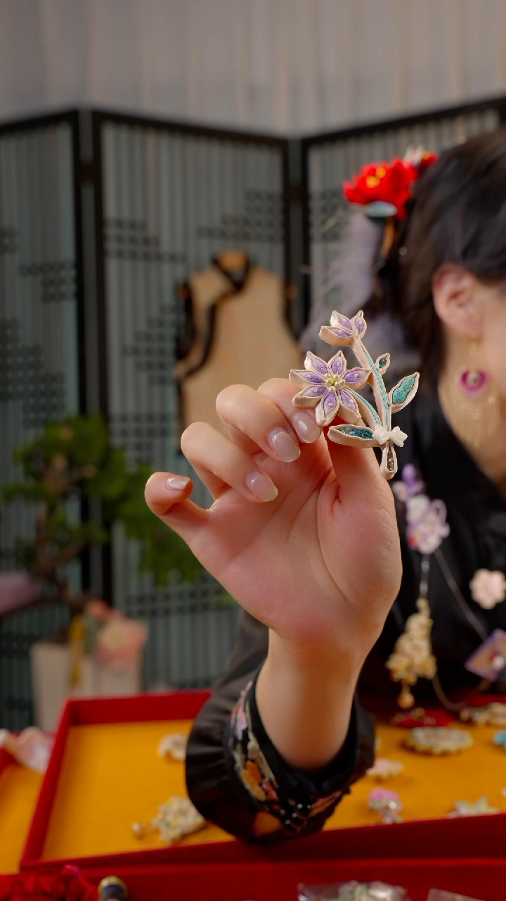 刺绣张****好非遗绒花手工饰品