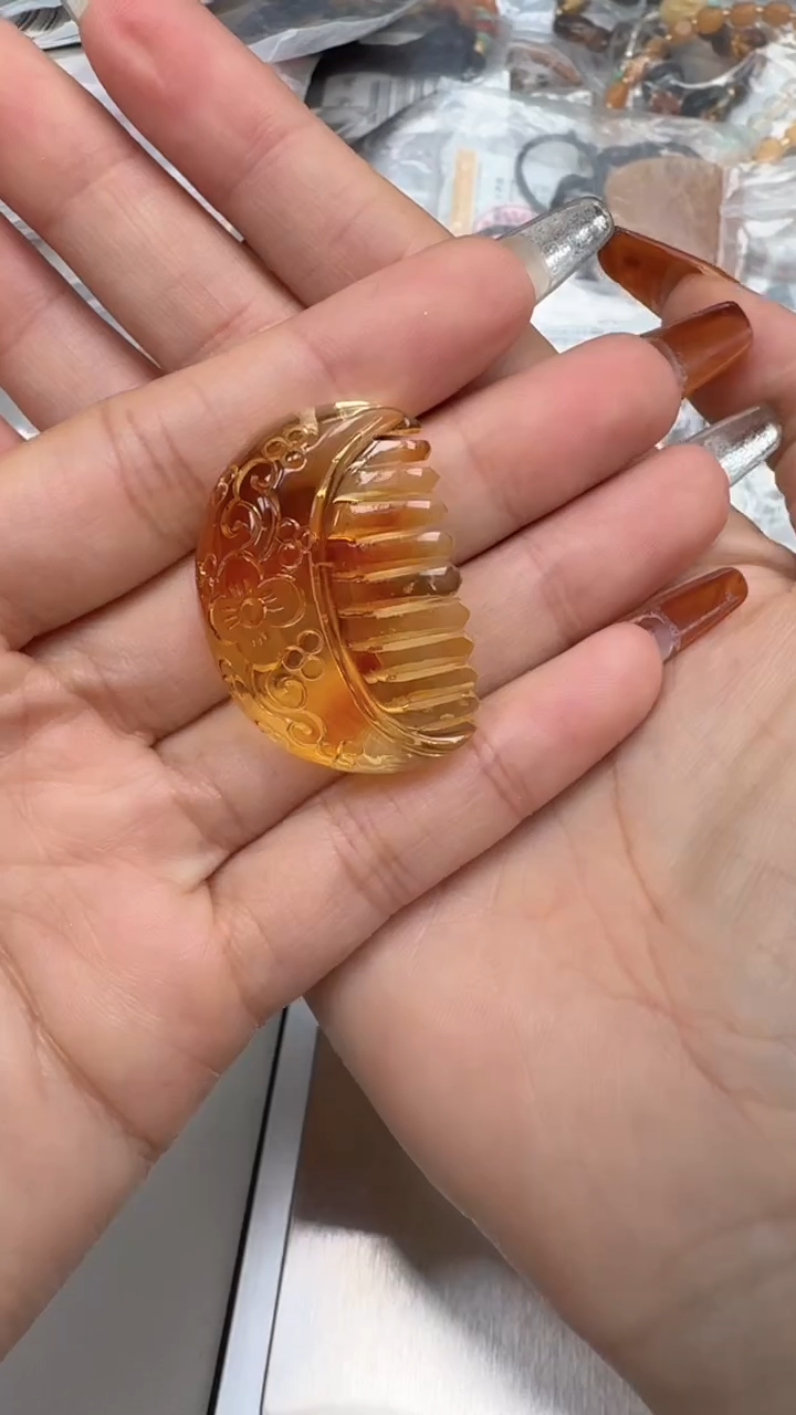 裸石琥珀未镶嵌如图