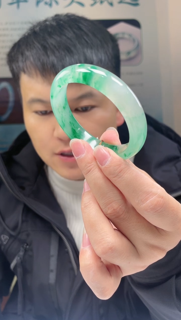【闪购商品】石英质玉手镯未镶嵌非洲翠手镯多样性发货