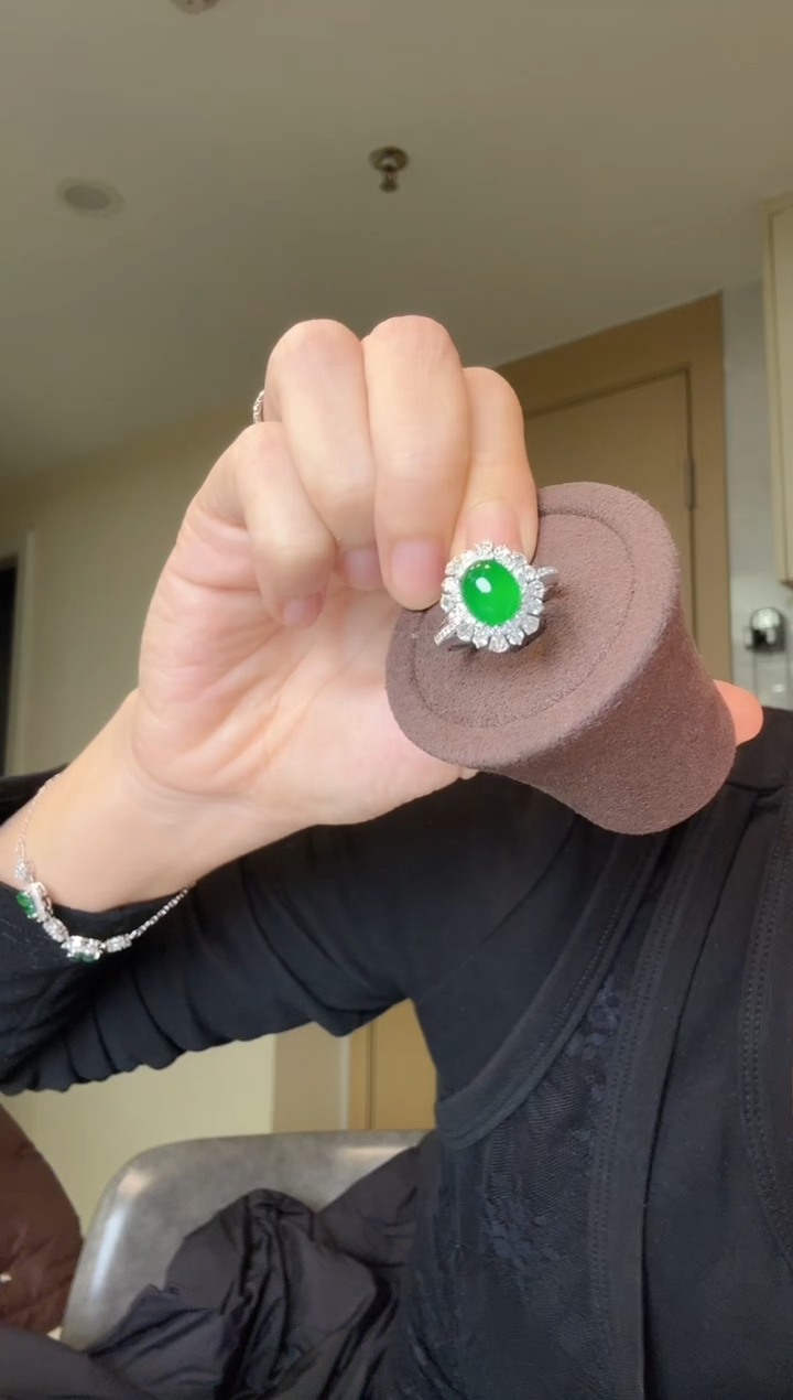 【闪购商品】翡翠戒指18K金镶嵌天然翡翠戒指