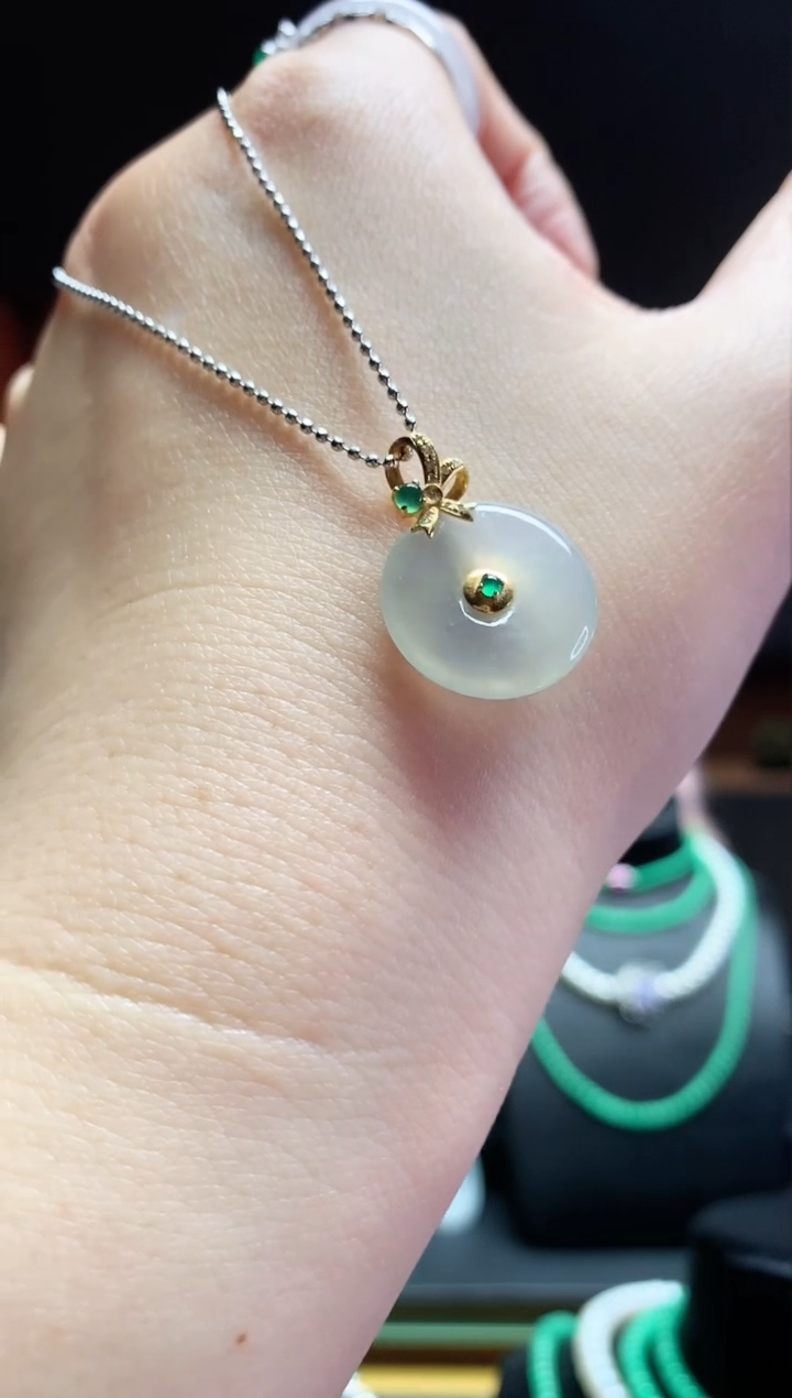 【闪购商品】翡翠吊坠(不含链)18K金镶嵌平安扣吊坠