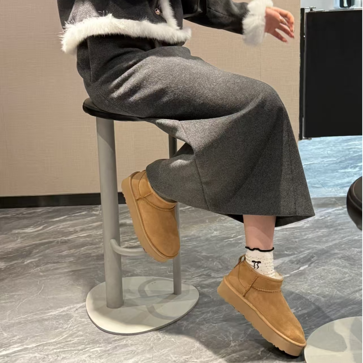 周冬雨3CM厚底时尚雪地靴桑坡冬季套筒修面皮短筒保暖皮毛一体靴